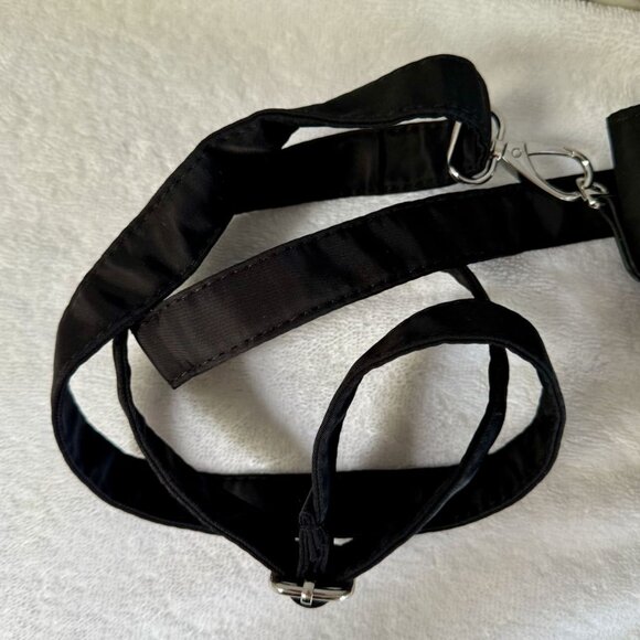 IHKWIP RFID Call Me Later Cellphone Crossbody 2.0 - EUC - Picture 8 of 8